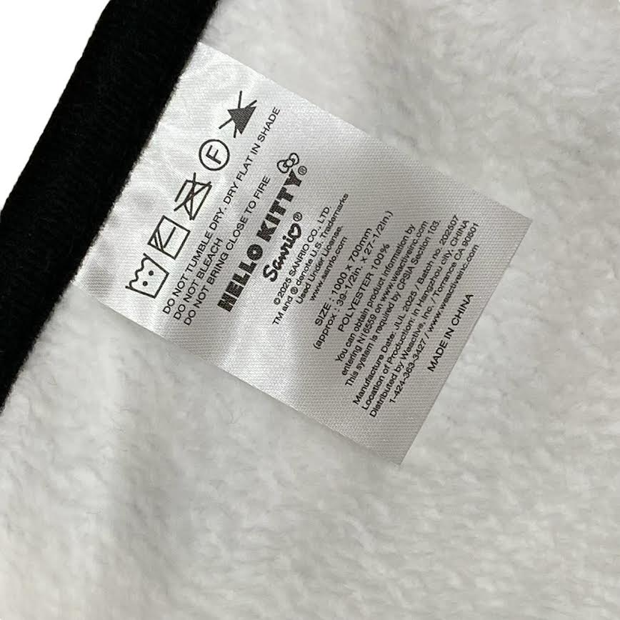 Hello Kitty "Emotion" Throw