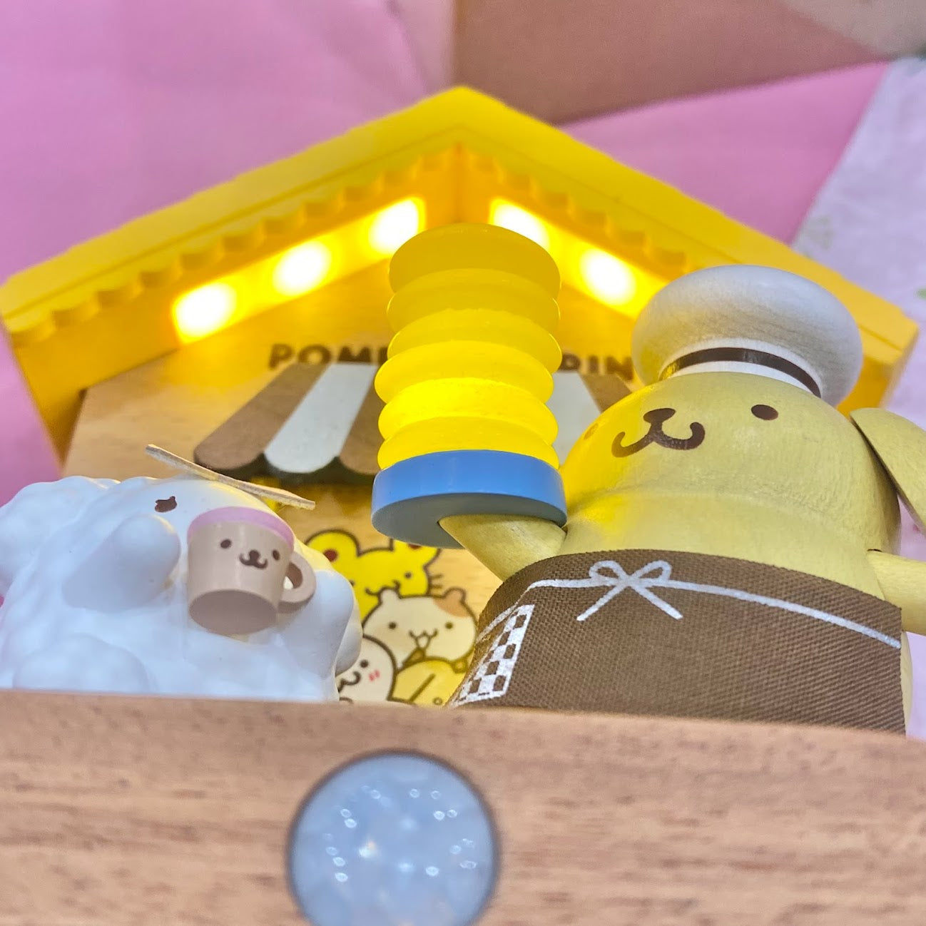 Jeanco x Pompompurin Wooden Wall Sensor Light