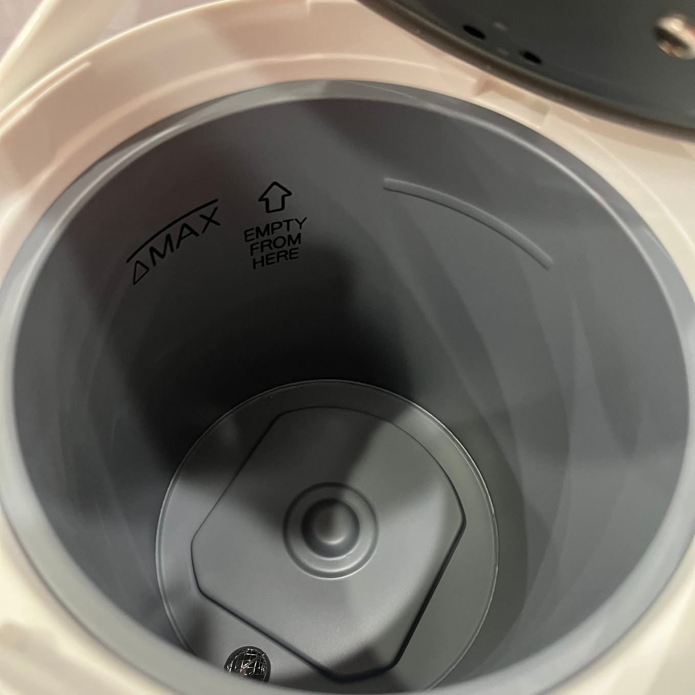 Zojirushi x Hello Kitty Water Boiler