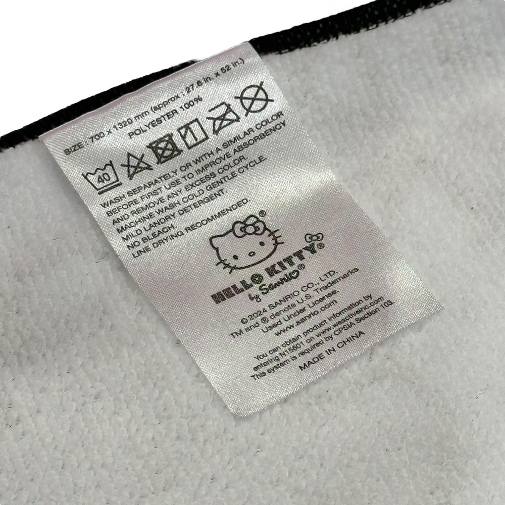 Hello Kitty "Pose Black" Bath Towel