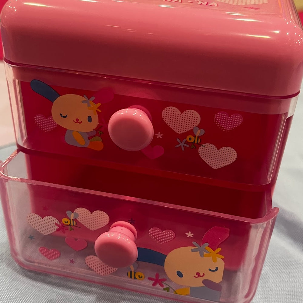 Usahana Chest