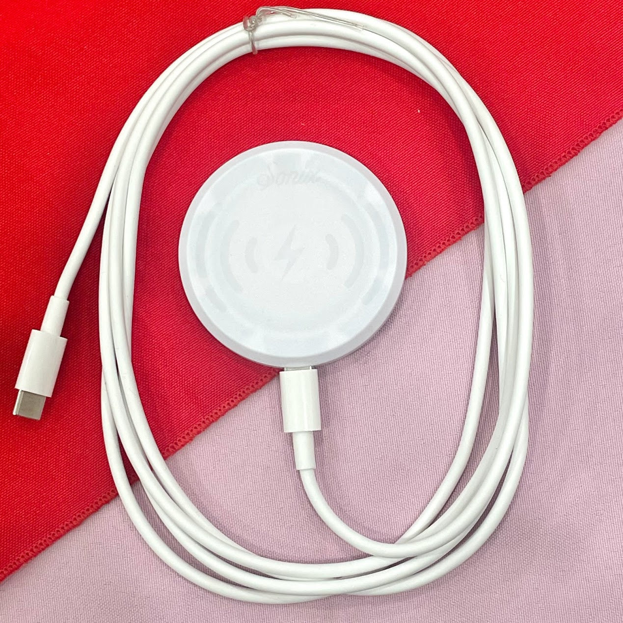 Sonix x Hello Kitty "Strawberry Milk" Magnetic Link Wireless Charger