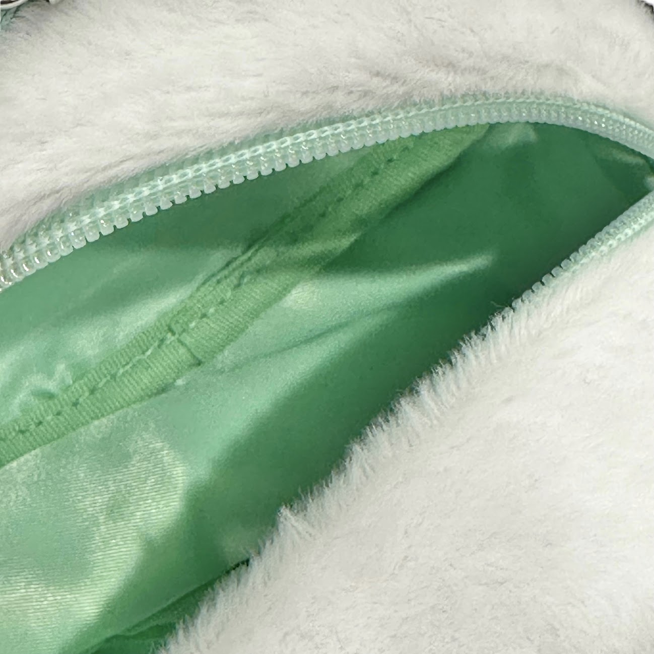 Pochacco "Smile" Die-Cut Pouch